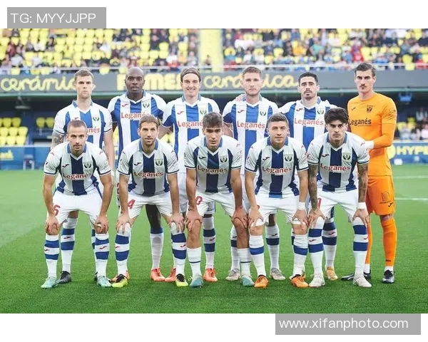 足球巨星加盟新俱乐部引发全球关注 转会风云再掀新高潮 足球巨星加盟新俱乐部引发全球关注 转会风云再掀新高潮