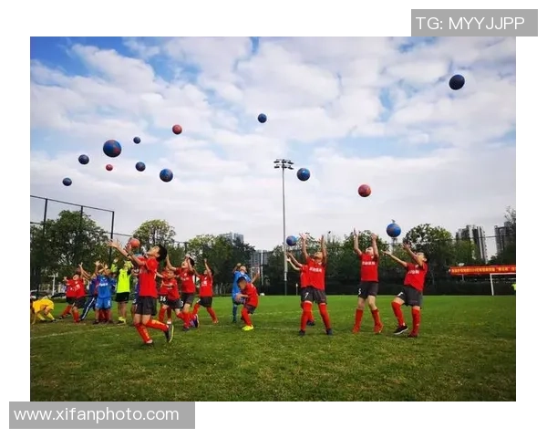 足球巨星跨界演绎精彩人生 足球与演艺圈的精彩碰撞与背后故事 足球巨星跨界演绎精彩人生 足球与演艺圈的精彩碰撞与背后故事