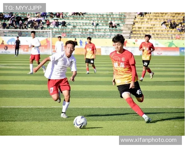 足球球星手机画面展现绿茵激情时刻点燃无数球迷热血 足球球星手机画面展现绿茵激情时刻点燃无数球迷热血