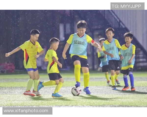 身高出众的足球巨星们:探索身高与足球技艺的完美结合 身高出众的足球巨星们:探索身高与足球技艺的完美结合